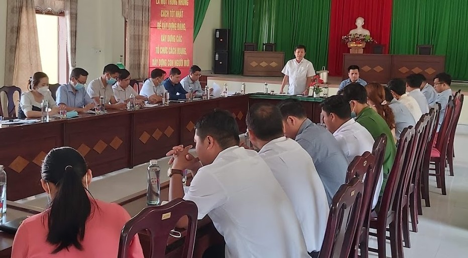 Phối hợp với các cơ quan, đơn vị, địa phương kết nghĩa làm việc với các xã tại huyện Tây Giang